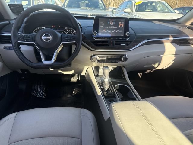 Used 2024 Nissan Altima 2.5 SV AWD/4WD image 18