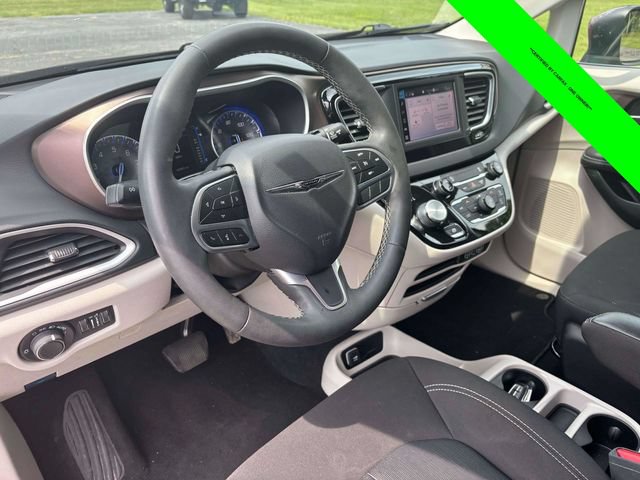 Used 2023 Chrysler Voyager LX FWD image 8