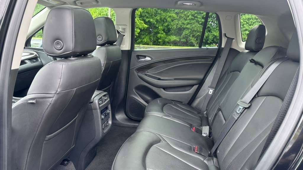 Used 2020 Buick Envision Essence AWD/4WD image 18