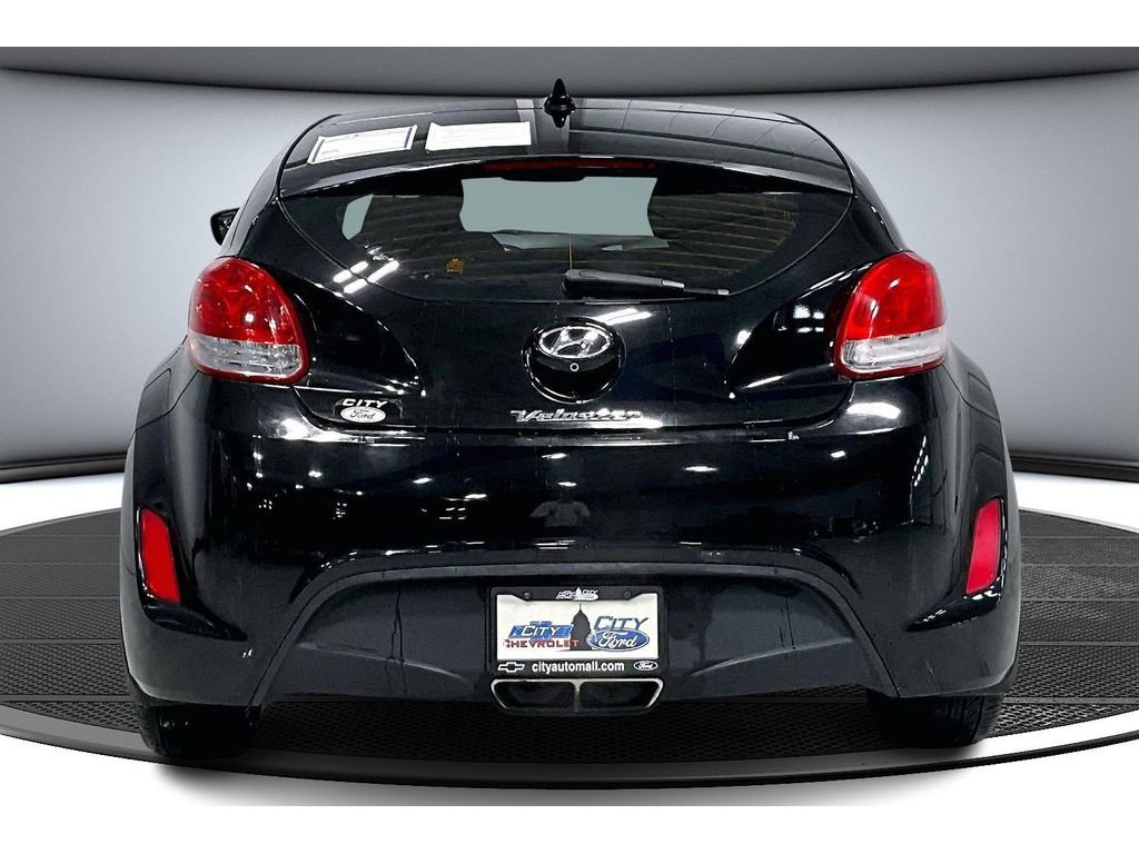 Used 2016 Hyundai Veloster image 5