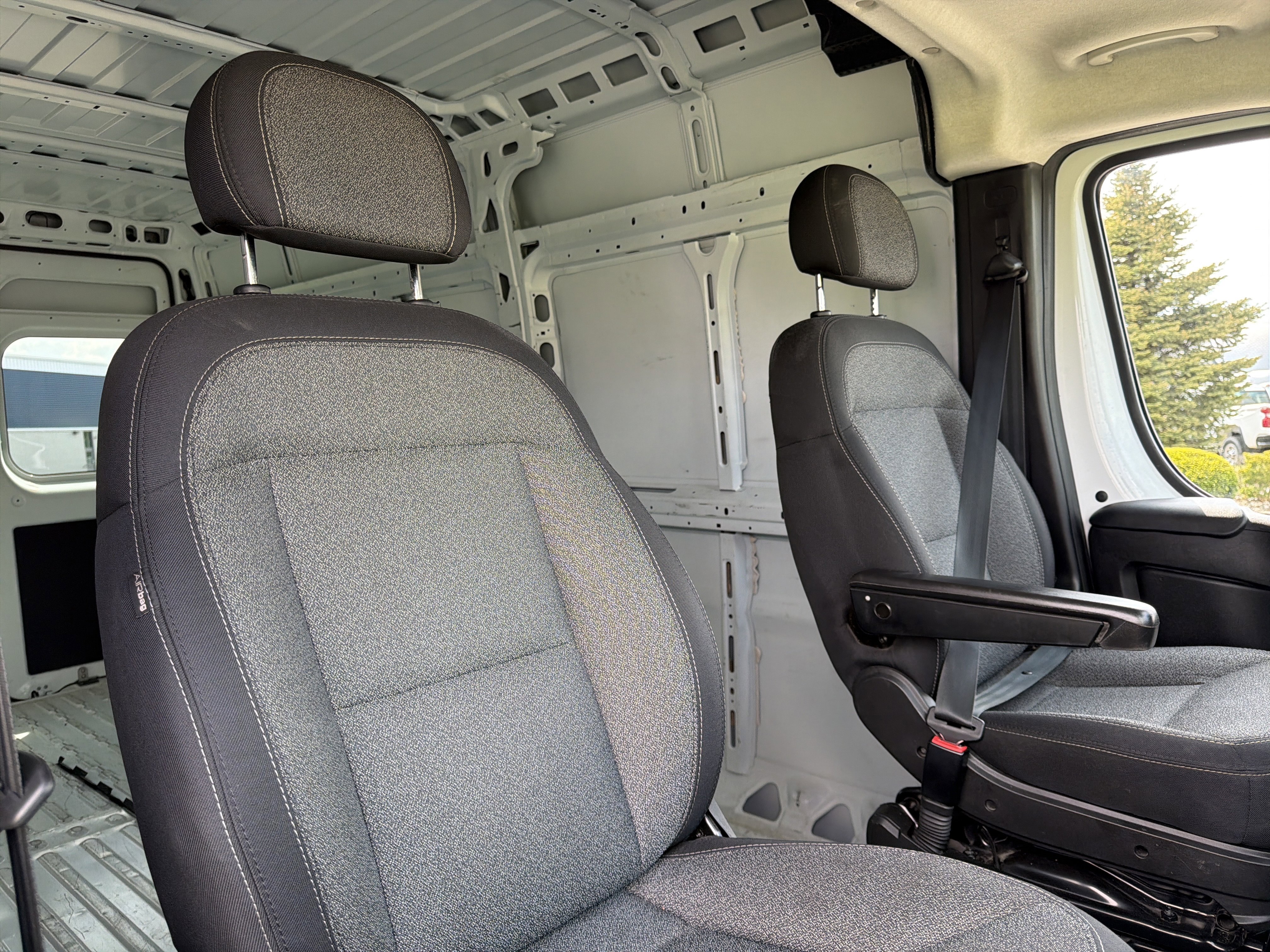 Used 2023 RAM ProMaster 2500 image 24