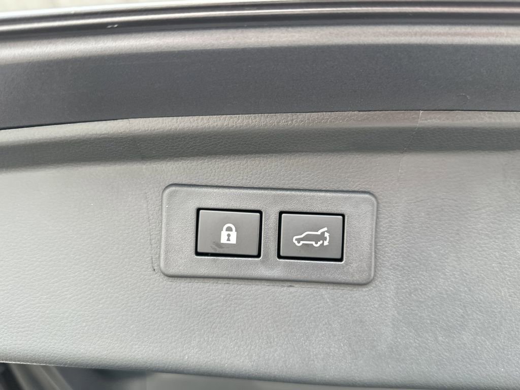 Used 2025 Subaru Outback Touring w/ Popular Package #2 image 33