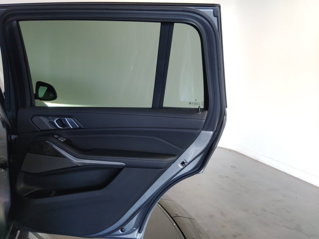 Used 2023 BMW X7 xDrive40i w/ Premium Package AWD/4WD image 49