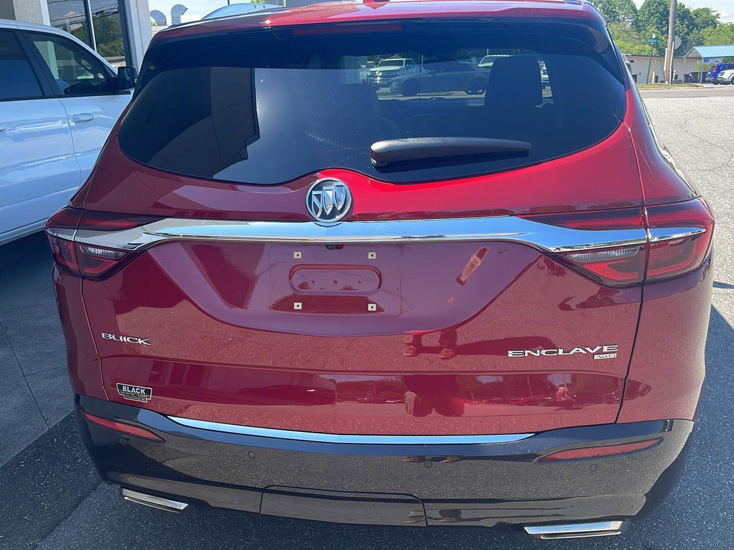 Used 2018 Buick Enclave Premium AWD/4WD image 5