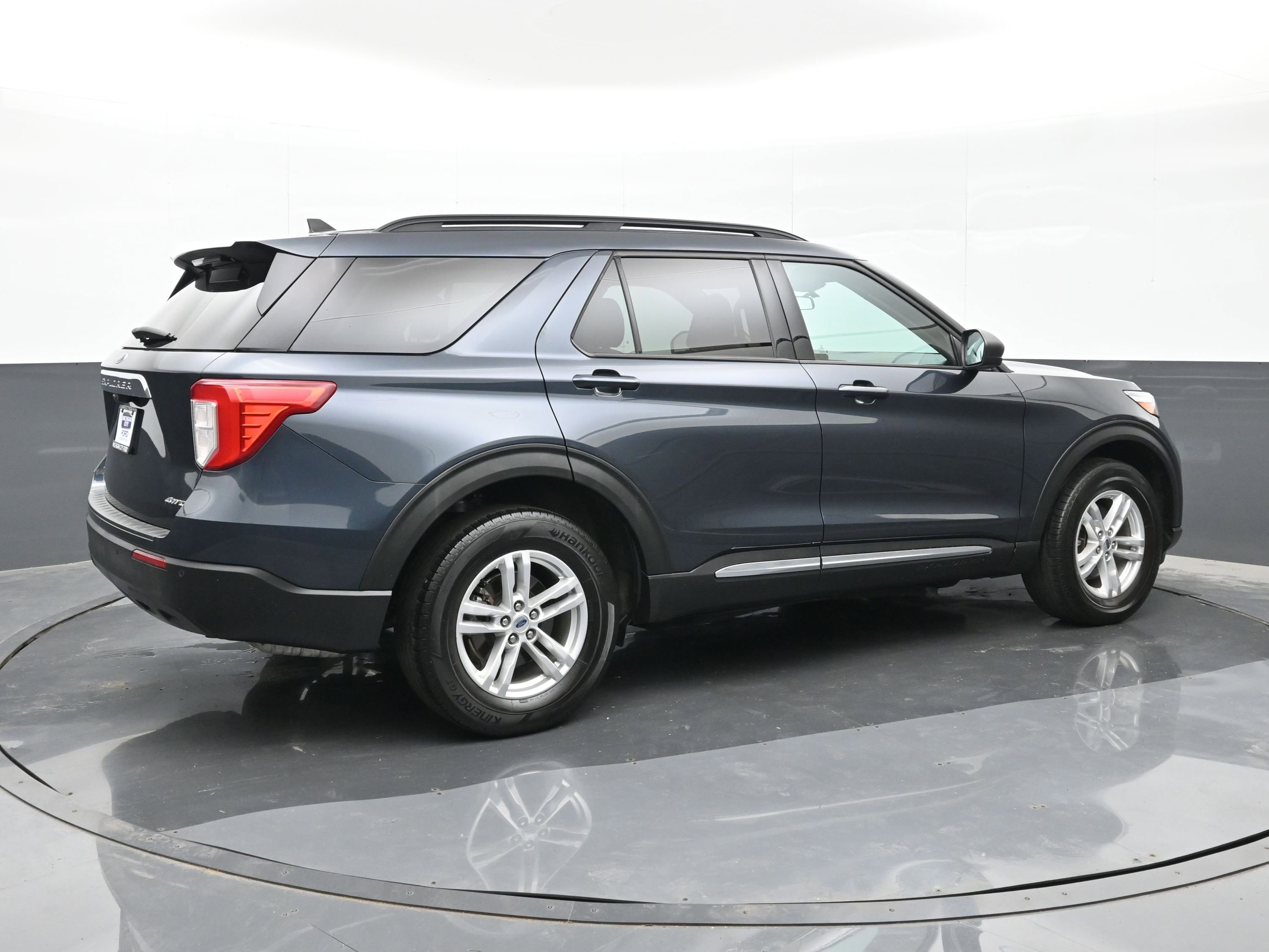 Used 2022 Ford Explorer XLT image 8