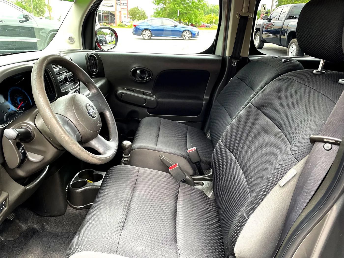 Used 2009 Nissan Cube 1.8 w/ Interior Designer Pkg FWD image 9