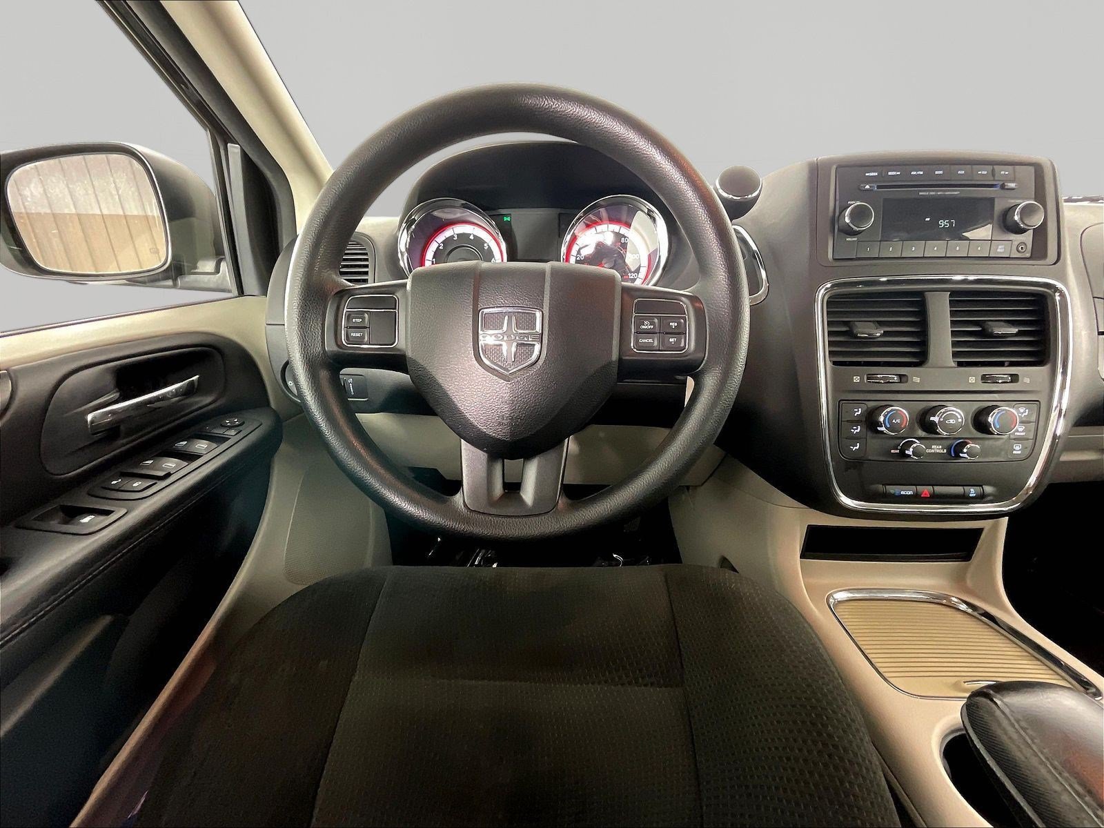 Used 2015 Dodge Grand Caravan SXT FWD image 8