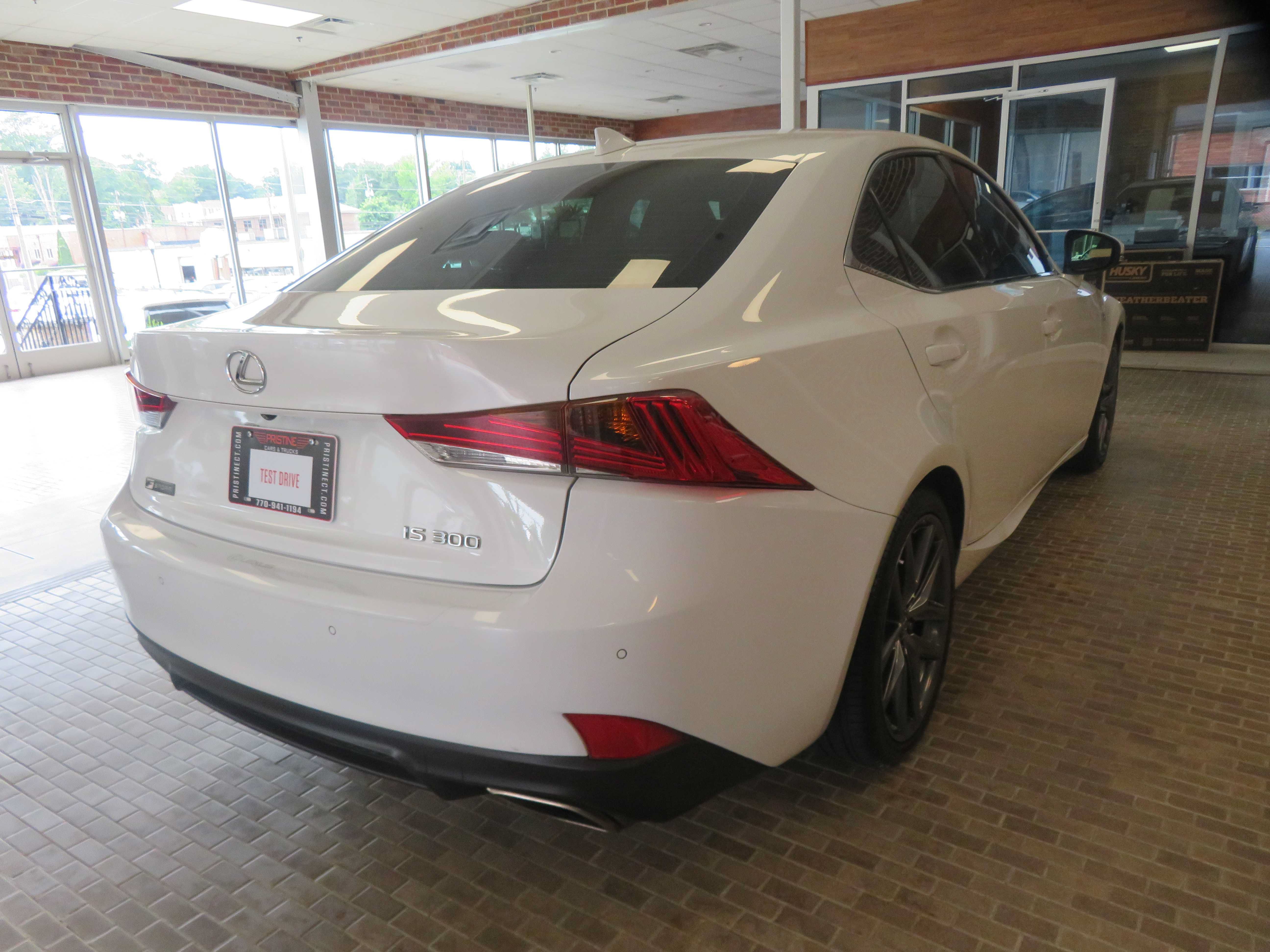 Used 2020 Lexus IS 300 F Sport w/ F Sport Package RWD image 4