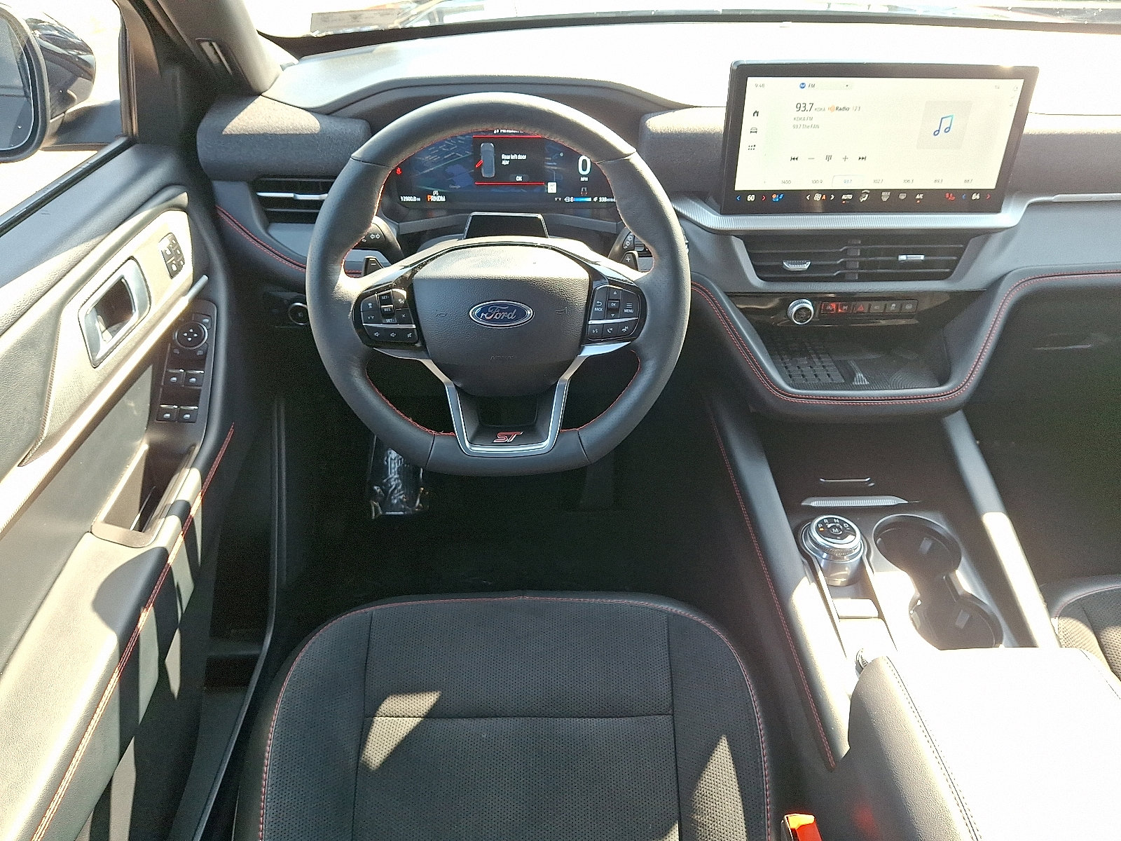 Used 2025 Ford Explorer ST image 11