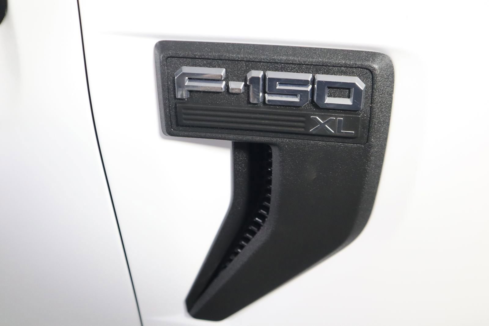 Used 2022 Ford F150 XL w/ Equipment Group 101A High AWD/4WD image 18