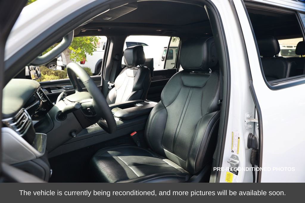 Used 2022 Jeep Wagoneer Series III w/ Premium Group I image 10