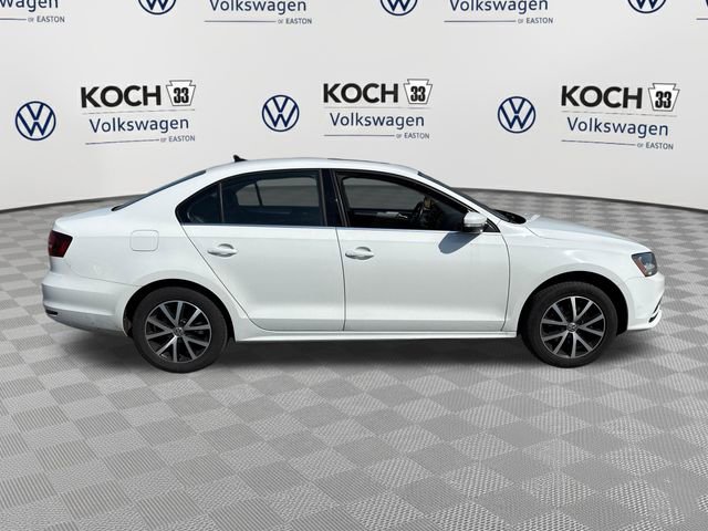 Used 2017 Volkswagen Jetta SE image 9