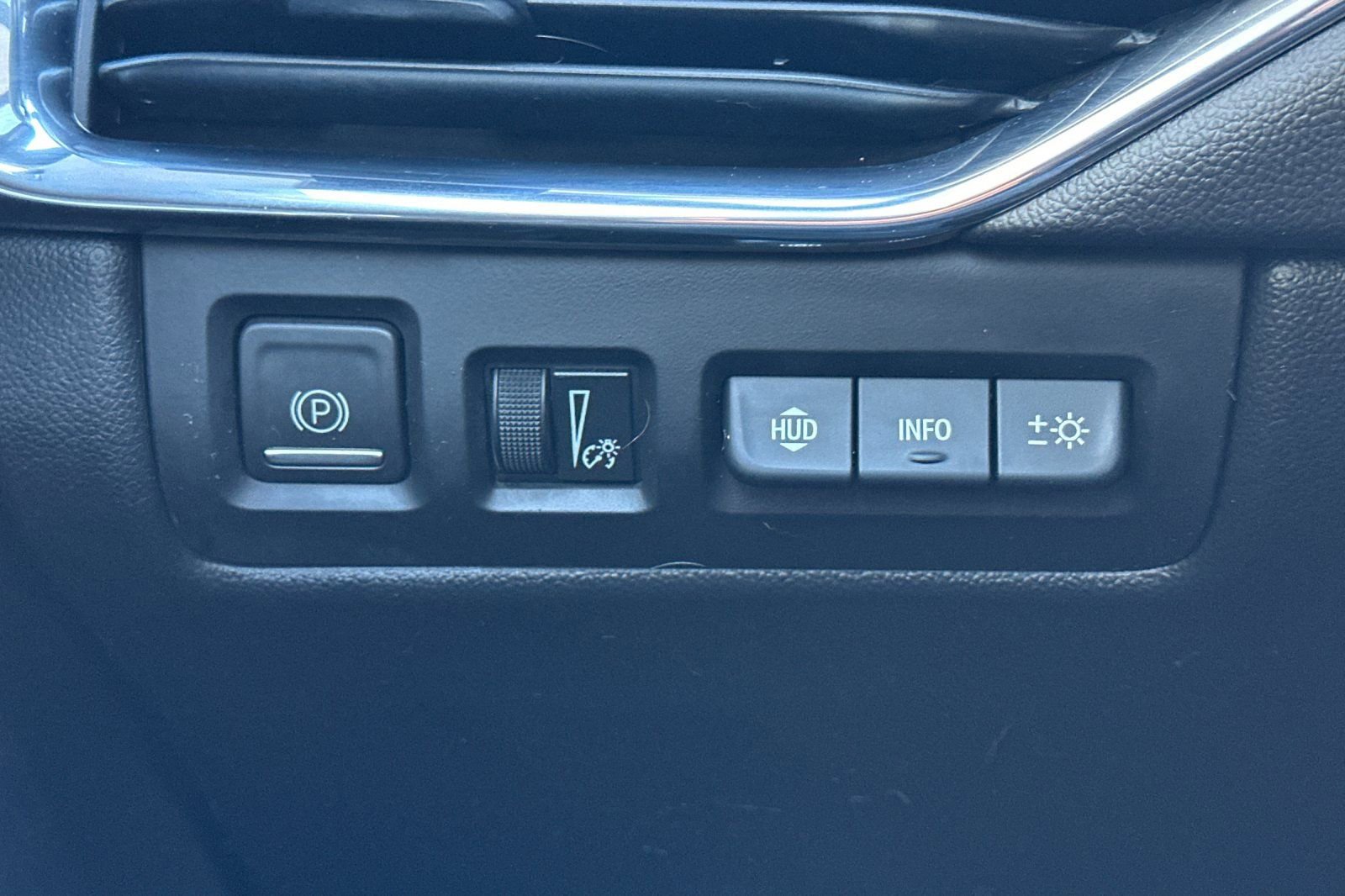 Certified 2023 Cadillac XT4 Premium Luxury w/ Technology Package image 32