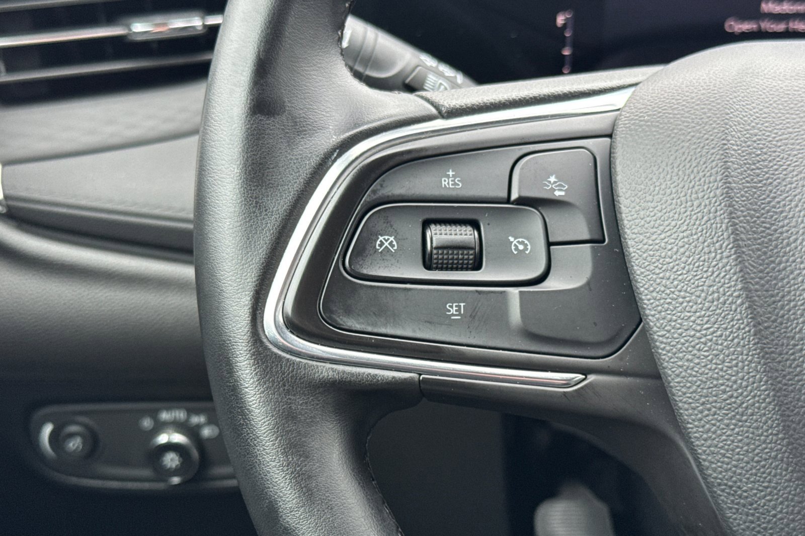 Used 2024 Buick Encore GX Sport Touring image 29