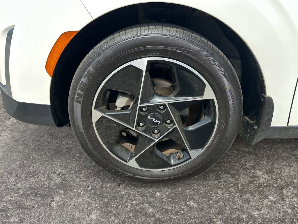 Used 2024 Kia Soul EX image 8