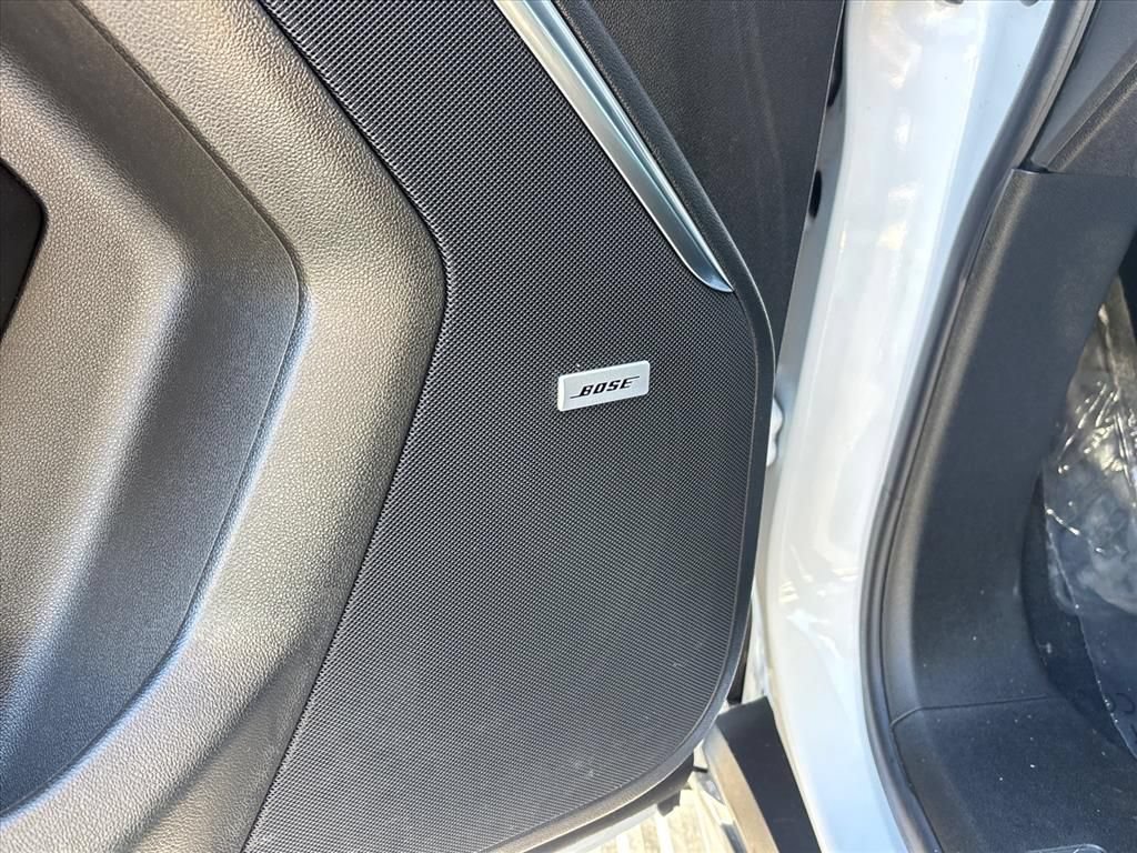 Used 2026 GMC Yukon XL Denali w/ Sun & Power Step Package AWD/4WD image 27