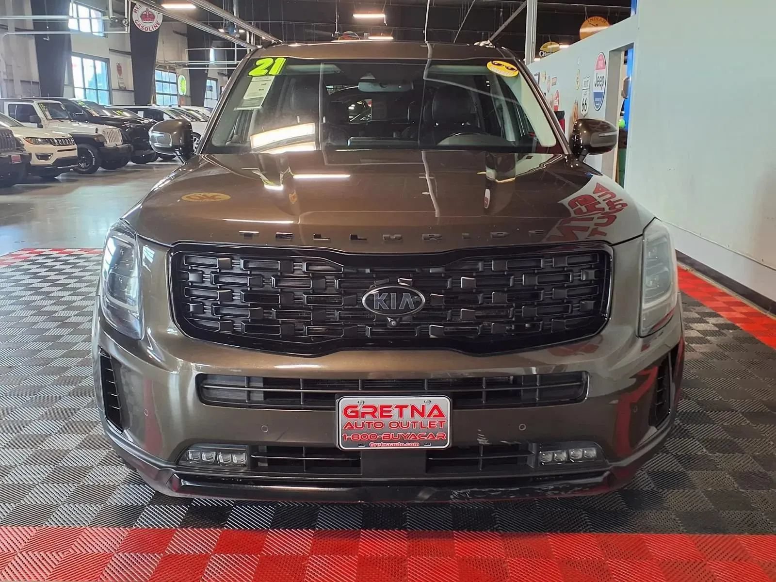 Used 2021 Kia Telluride SX w/ Nightfall Edition Package AWD/4WD image 3