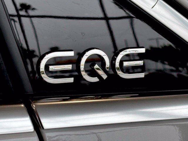 New 2026 Mercedes-Benz EQE 320 4MATIC SUV image 9