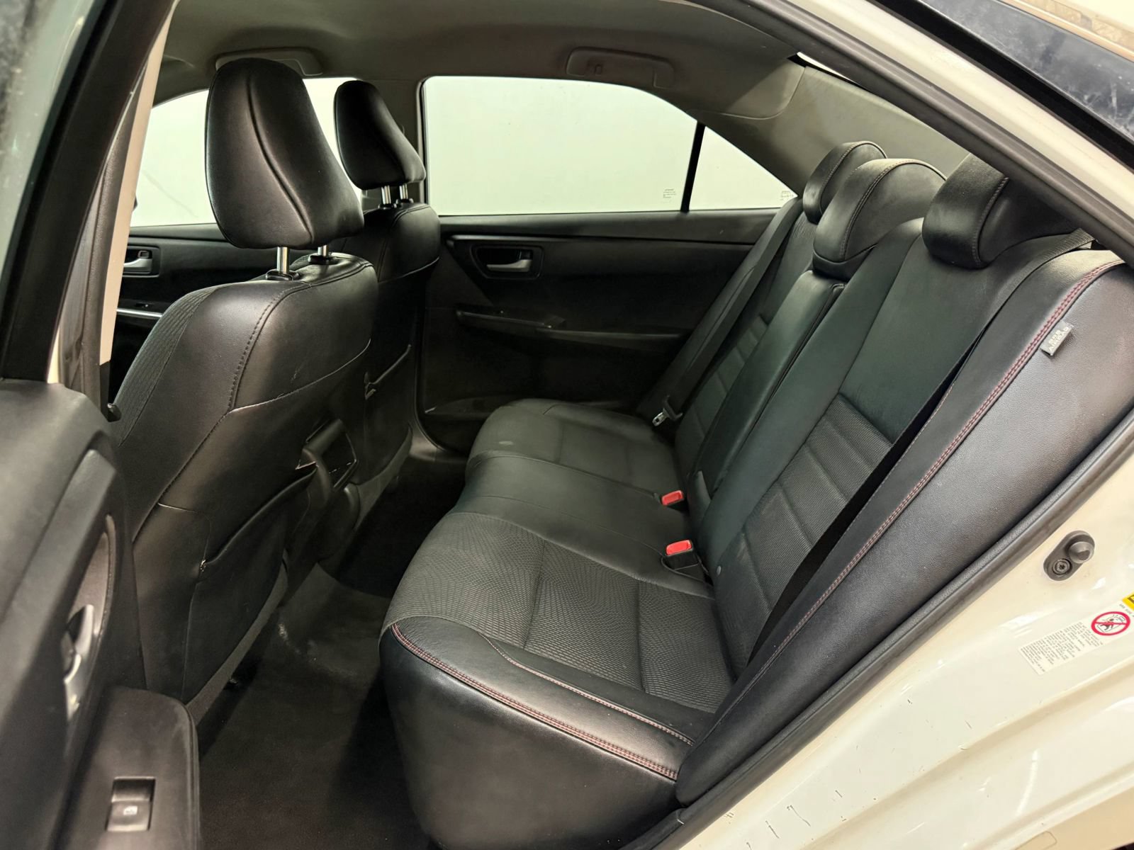 Used 2017 Toyota Camry SE FWD image 19