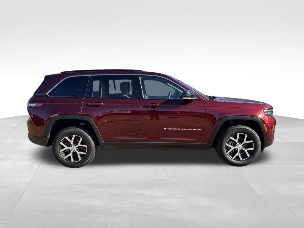 Used 2025 Jeep Grand Cherokee Limited image 6