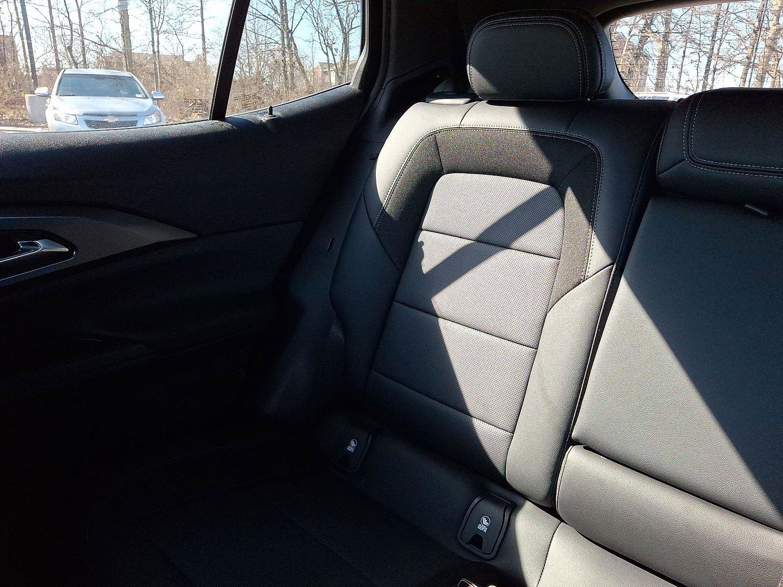 Used 2024 Chevrolet Equinox EV LT image 12