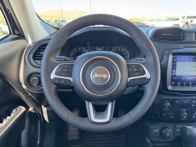 Used 2023 Jeep Renegade Latitude AWD/4WD image 15