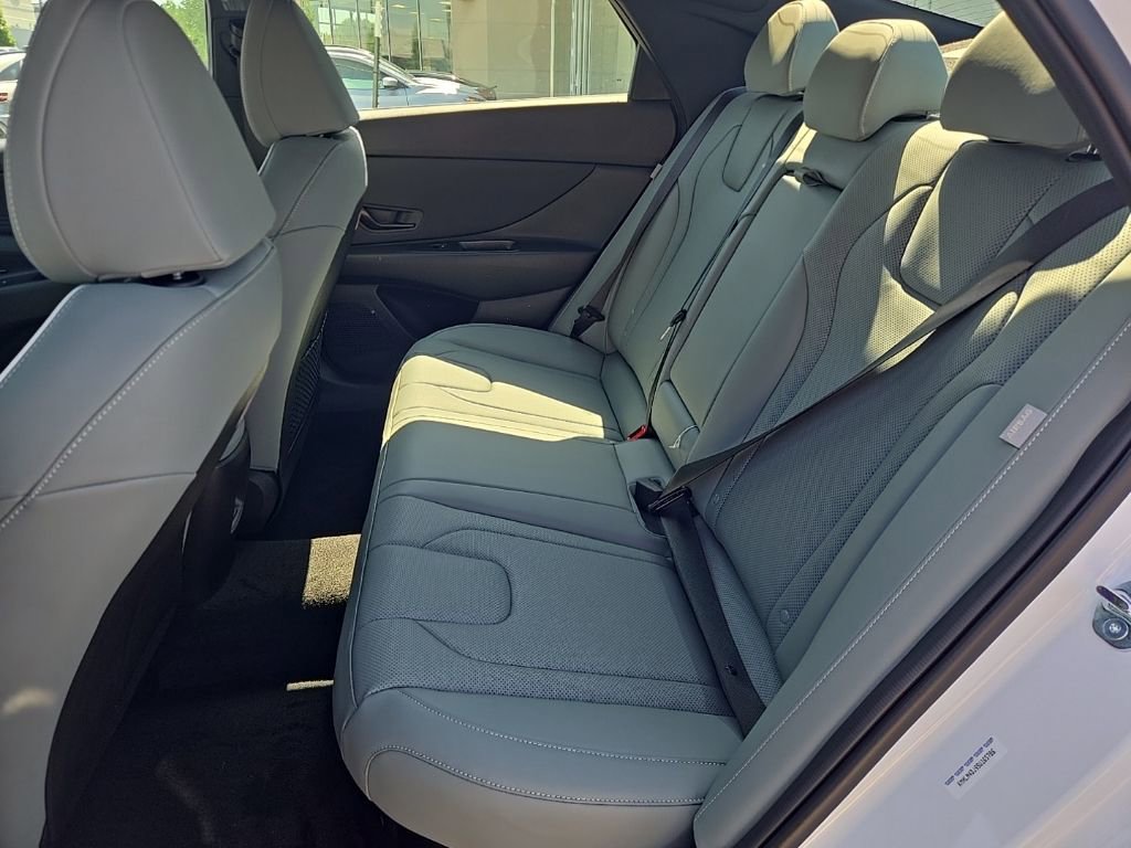New 2025 Hyundai Elantra Limited image 11