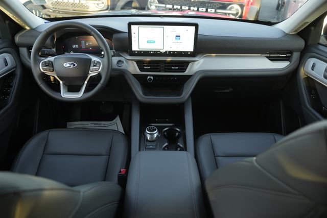 Used 2025 Ford Explorer Active w/ Active Comfort Package image 22