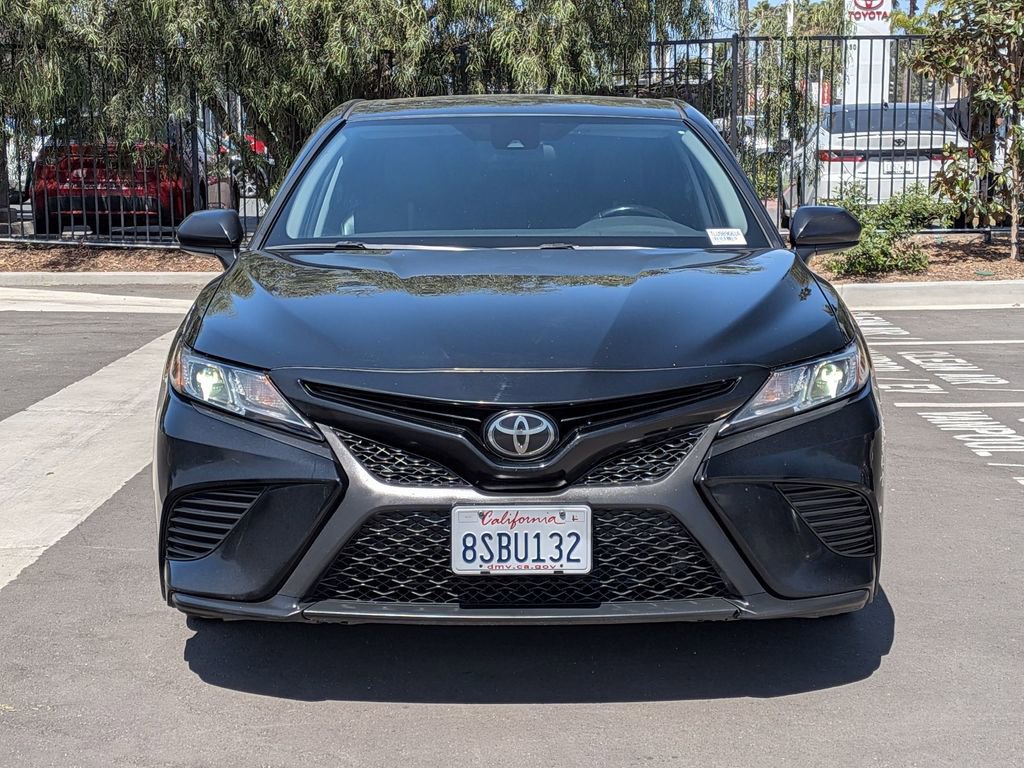 Used 2020 Toyota Camry SE FWD image 4