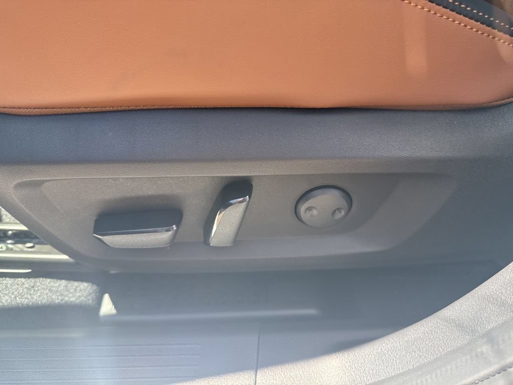New 2026 Nissan Rogue Platinum w/ Platinum Premium Package AWD/4WD image 13