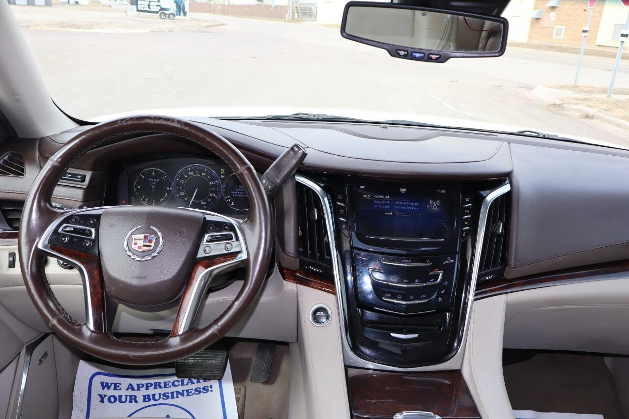 Used 2015 Cadillac Escalade Premium image 7