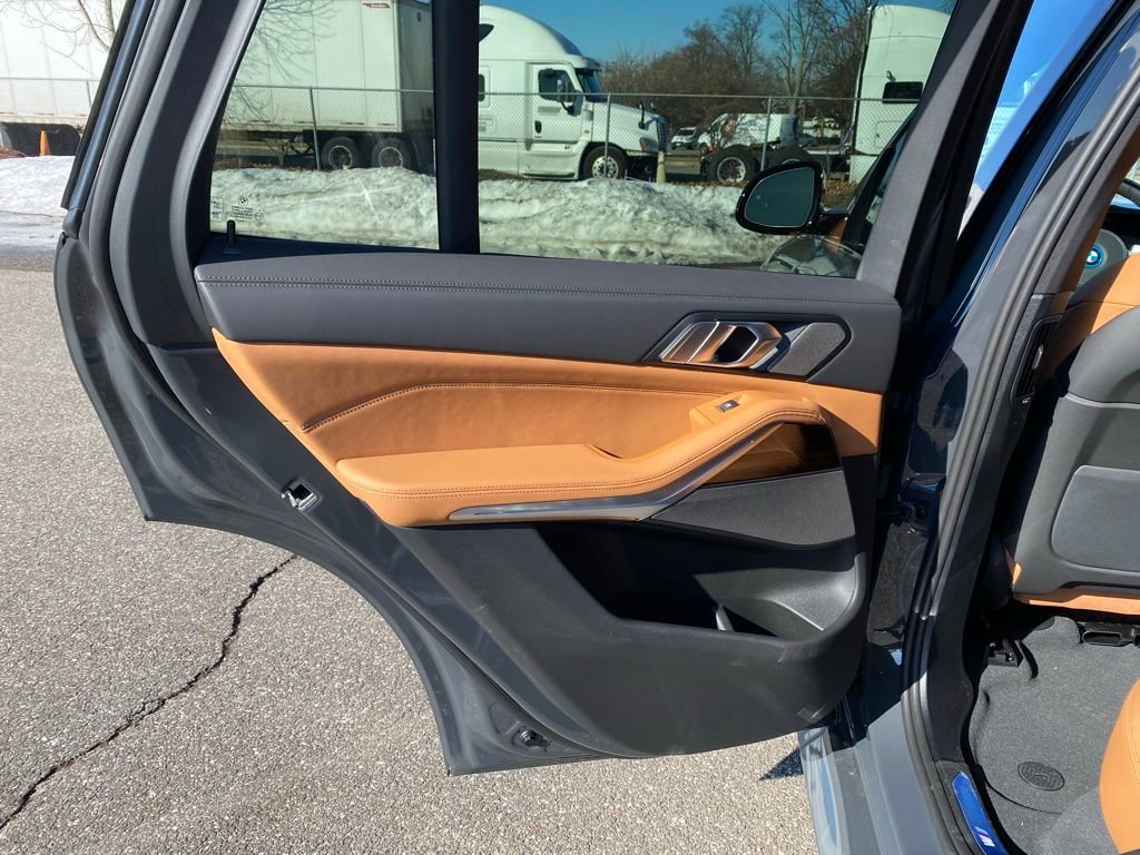 New 2026 BMW X5 xDrive50e AWD/4WD image 6