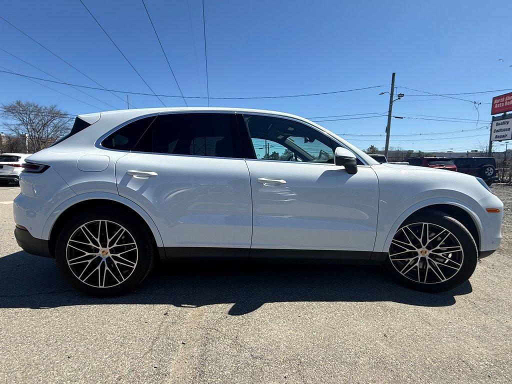Used 2024 Porsche Cayenne image 3