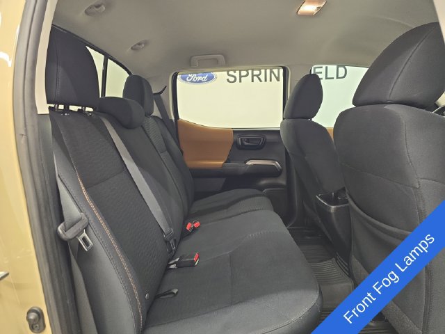 Used 2018 Toyota Tacoma SR5 AWD/4WD image 12