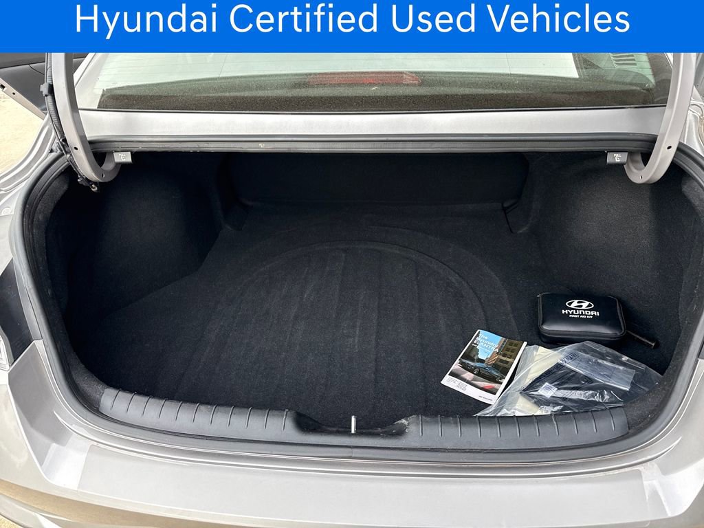 Certified 2022 Hyundai Elantra SEL FWD image 16