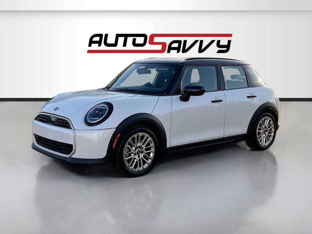 Used 2025 MINI Cooper 4-Door Hardtop FWD image 3