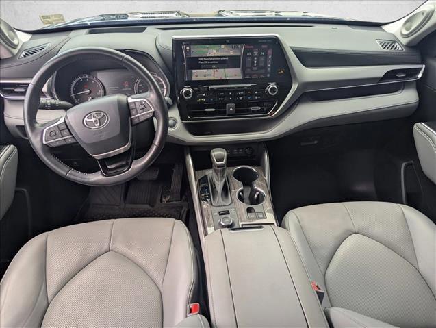 Used 2022 Toyota Highlander Platinum AWD/4WD image 16