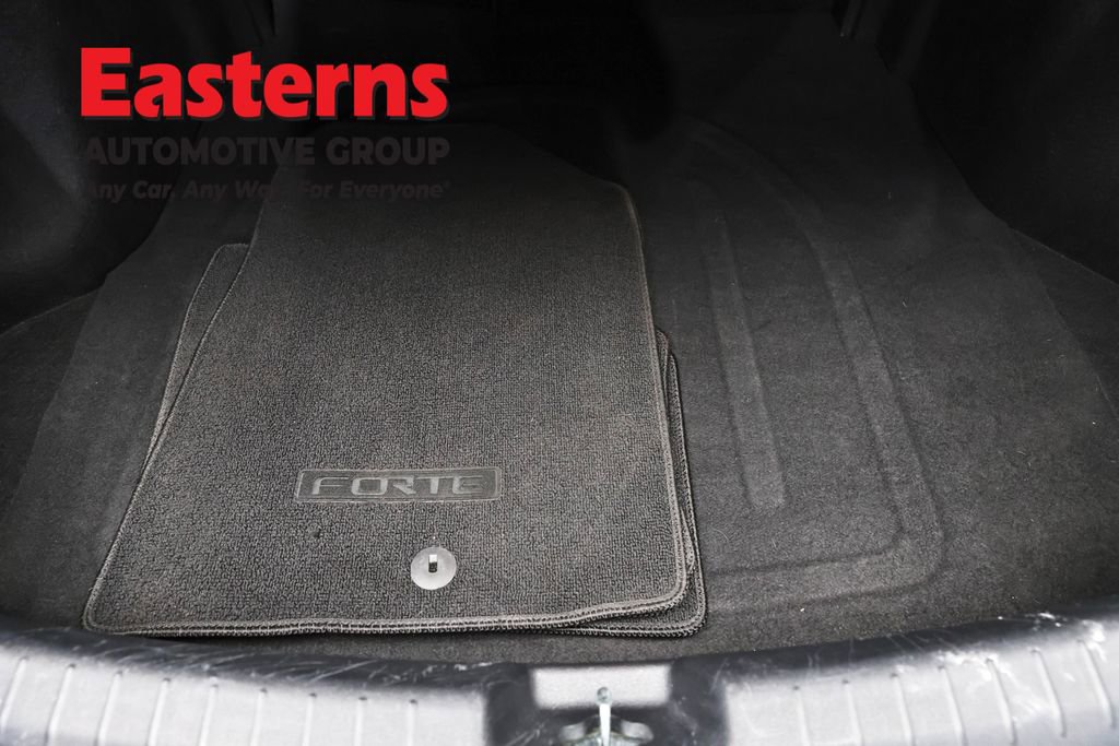 Used 2022 Kia Forte GT-Line w/ GT-Line Premium Package image 9