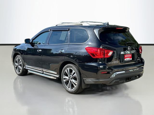 Used 2019 Nissan Pathfinder Platinum image 8