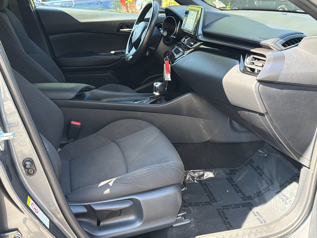 Used 2018 Toyota C-HR XLE FWD image 15