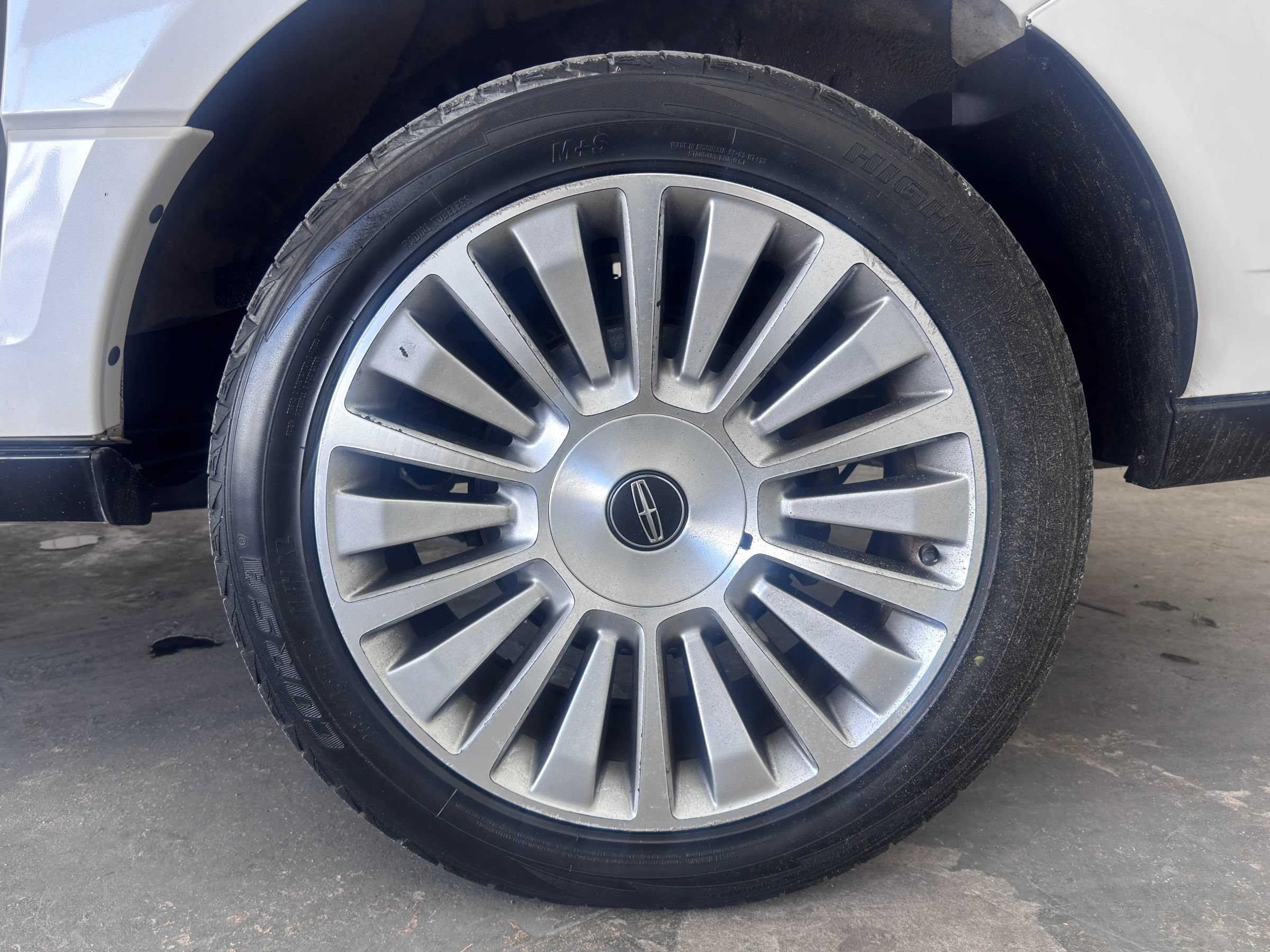 Used 2015 Lincoln Navigator L 2WD w/ Equipment Group 101A Reserve image 15