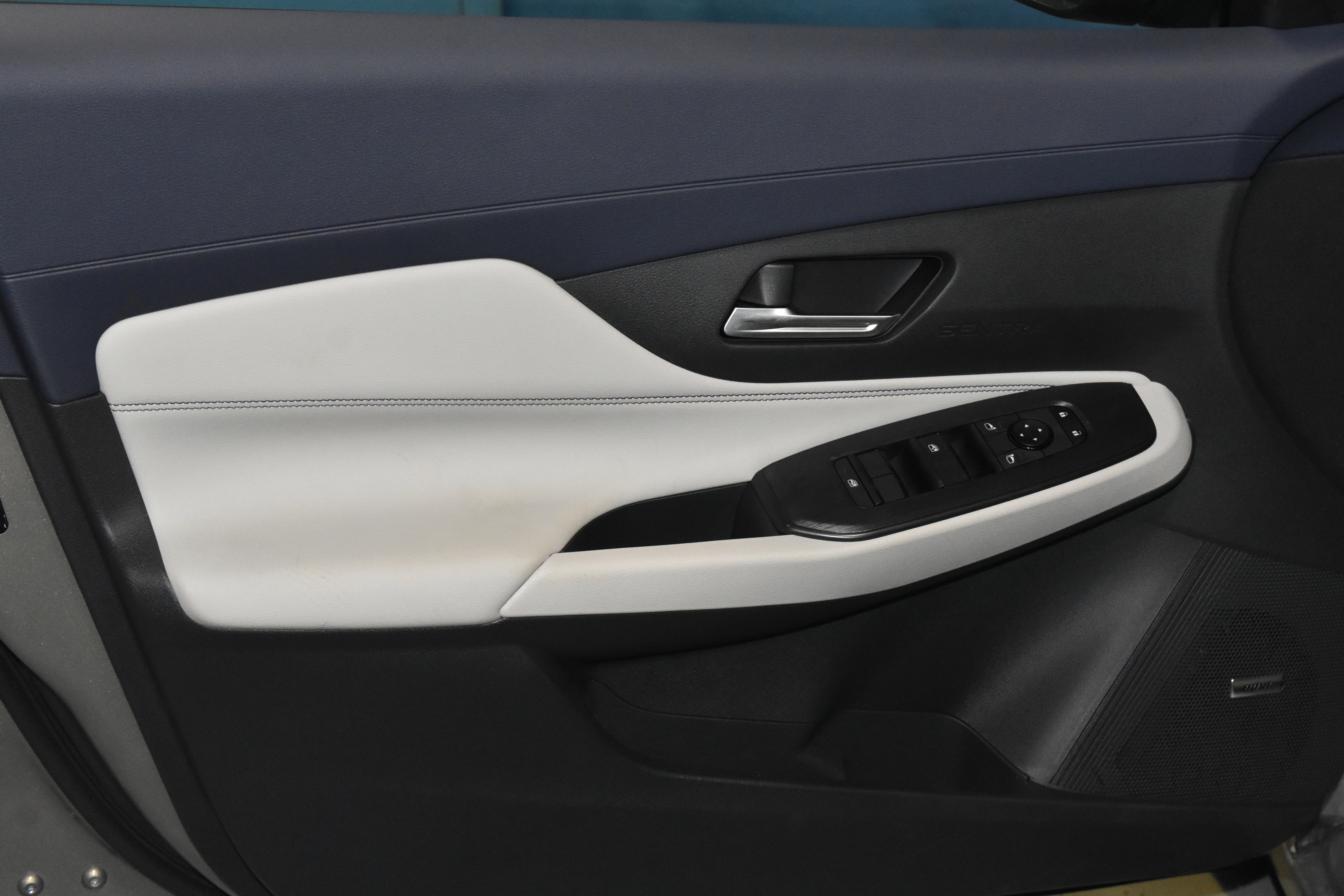 New 2026 Nissan Sentra SL w/ Floor Mat Package image 3