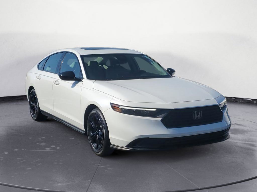 Certified 2025 Honda Accord SE image 2