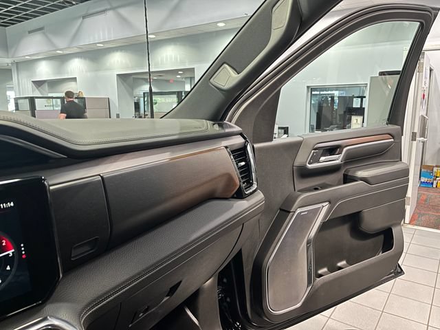 Used 2025 GMC Sierra 2500 Denali w/ Technology Package AWD/4WD image 24