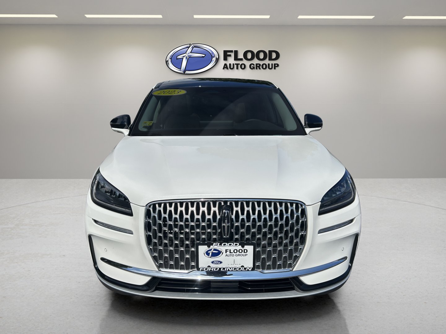 Certified 2023 Lincoln Corsair AWD w/ Equipment Group 101A image 2