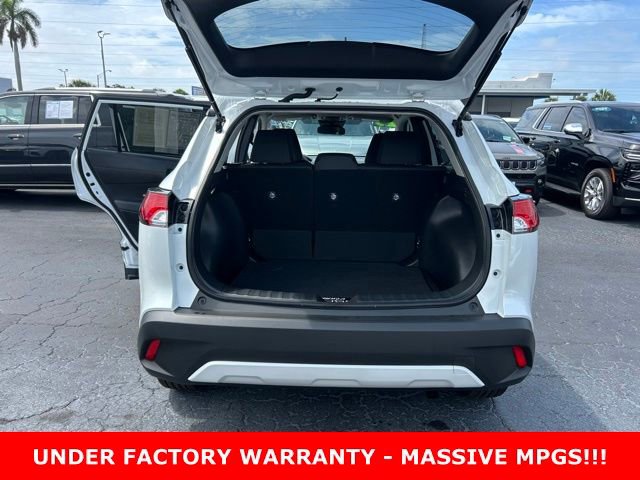 Used 2025 Toyota Corolla Cross LE FWD image 16