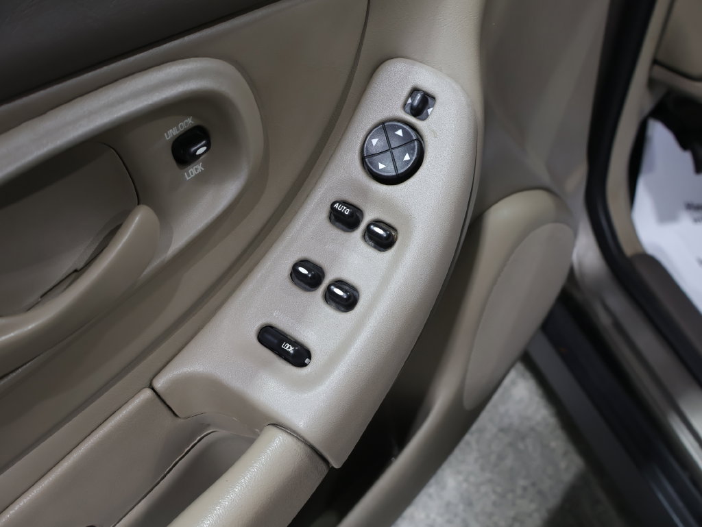 Used 2000 Oldsmobile Intrigue GL FWD image 19