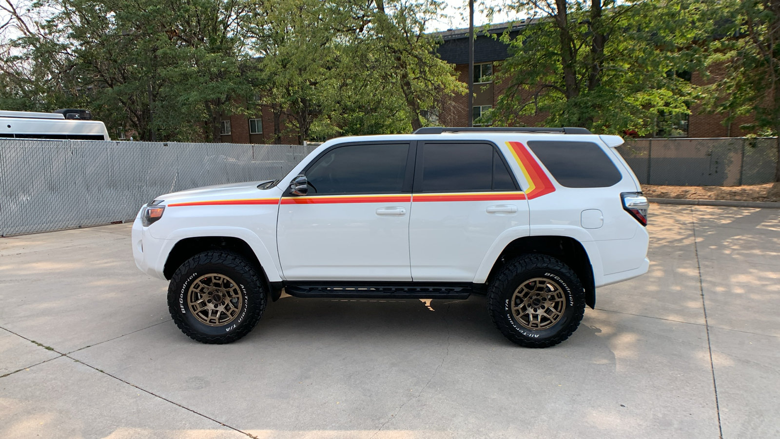 Used 2023 Toyota 4Runner 40th Anniversary SE AWD/4WD image 2