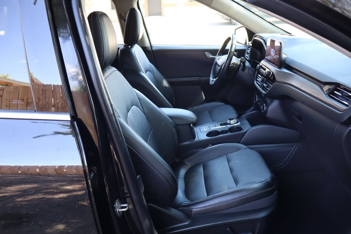 Used 2020 Ford Escape Titanium AWD/4WD image 22