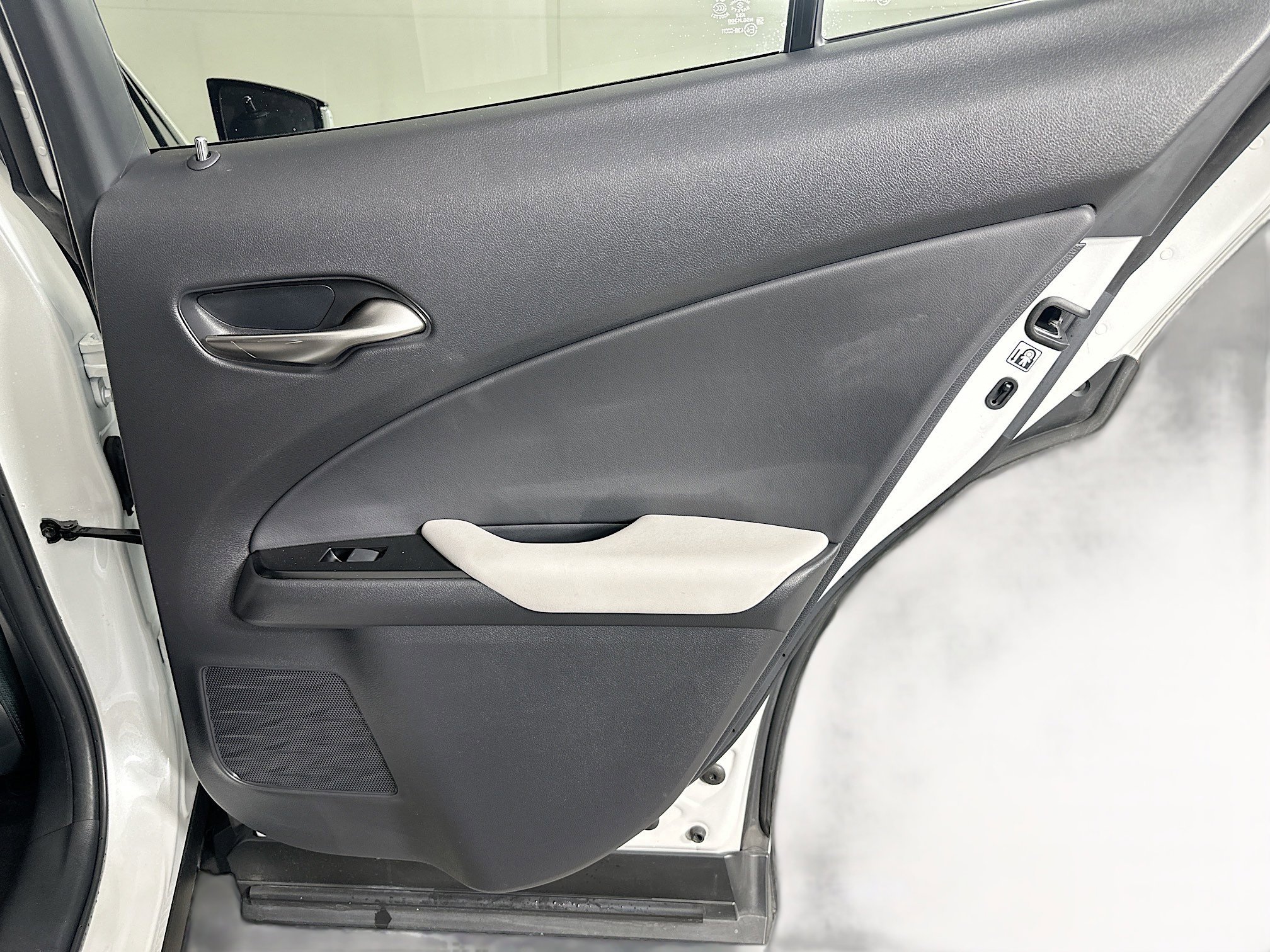 Used 2023 Lexus UX 250h FWD image 28